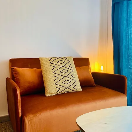 Superbe T2 Coté Gare Parking Clim Wifi Terrasse ! * Sète