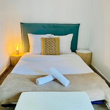 Appartement Superbe T2 Coté Gare Parking Clim Wifi Terrasse ! *