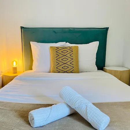 Superbe T2 Coté Gare Parking Clim Wifi Terrasse ! Appartement Sète