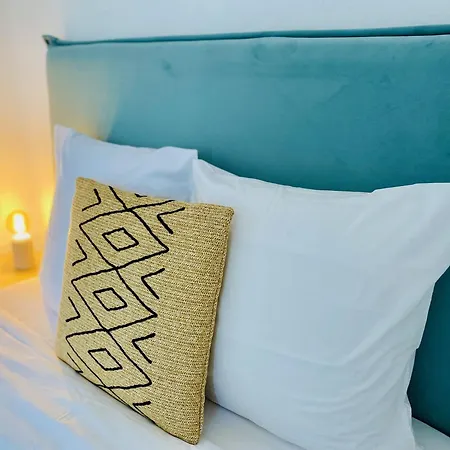 Superbe T2 Coté Gare Parking Clim Wifi Terrasse ! * Sète